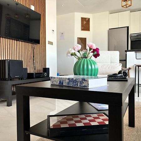 Marina View Residence Luxurious Studio Retreat With Stunning Ocean Views 1 Double Bedroom, 1 Convertible Couch Танжер Экстерьер фото