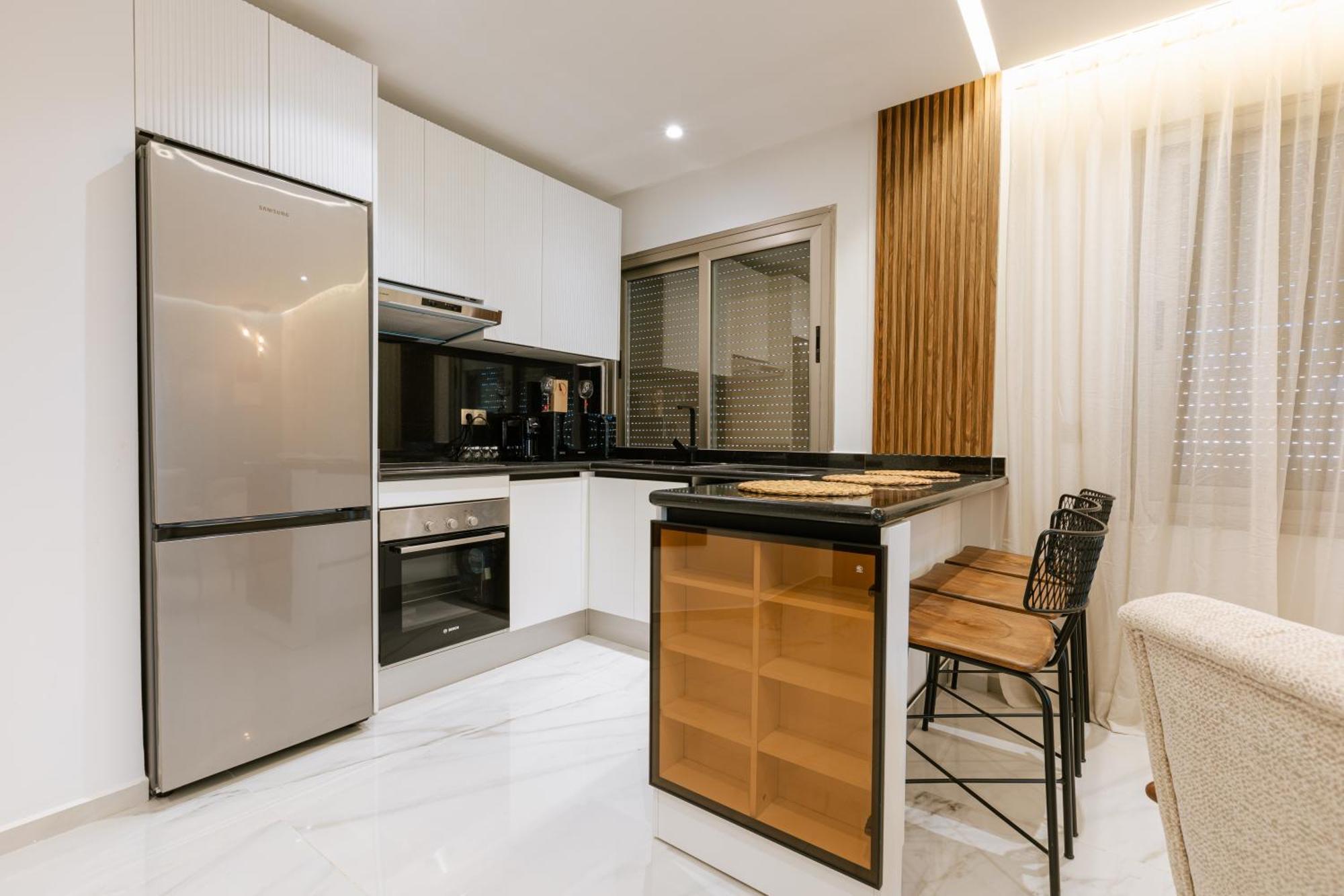Marina View Residence Luxurious Studio Retreat With Stunning Ocean Views 1 Double Bedroom, 1 Convertible Couch Танжер Экстерьер фото