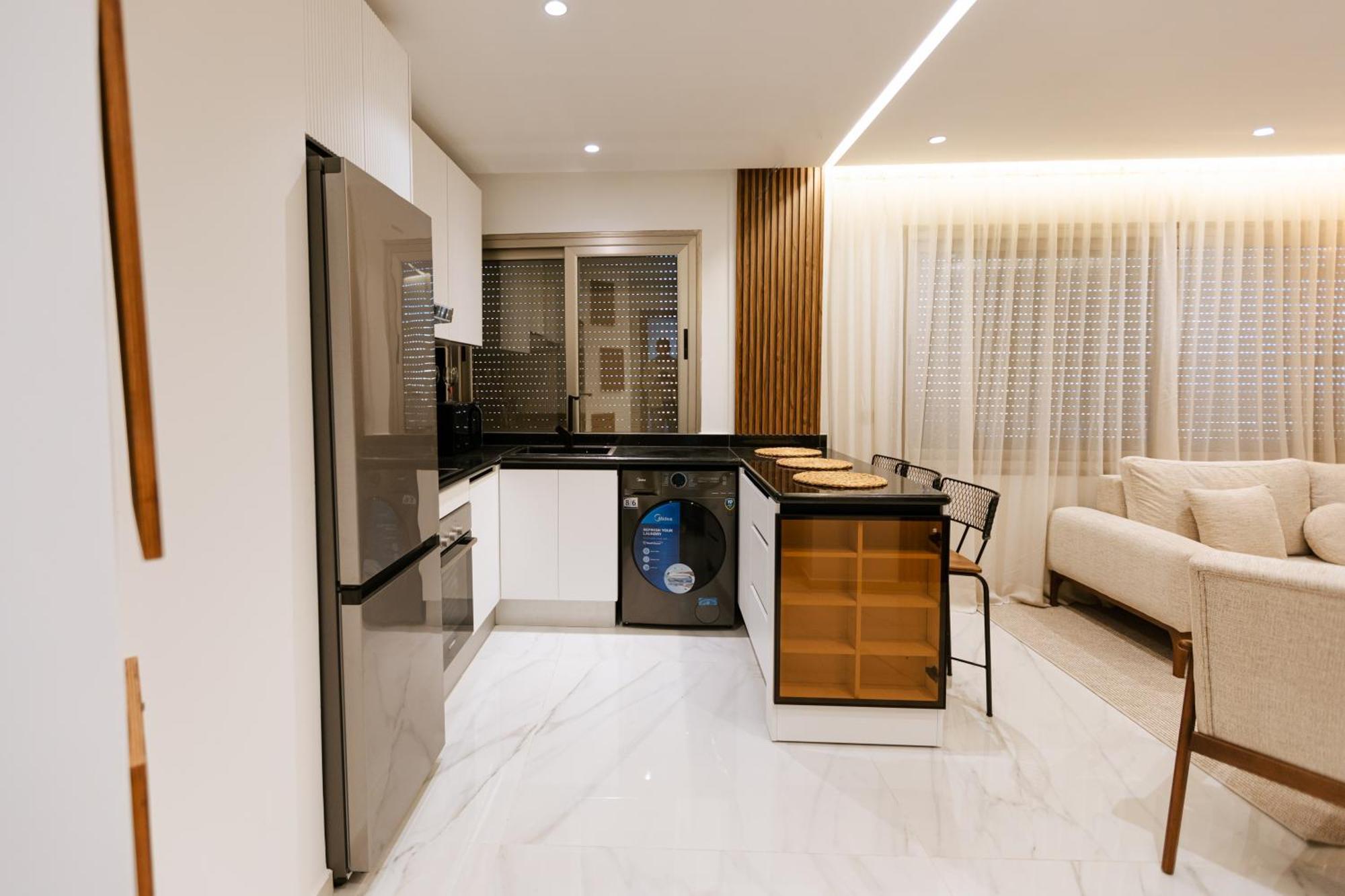 Marina View Residence Luxurious Studio Retreat With Stunning Ocean Views 1 Double Bedroom, 1 Convertible Couch Танжер Экстерьер фото